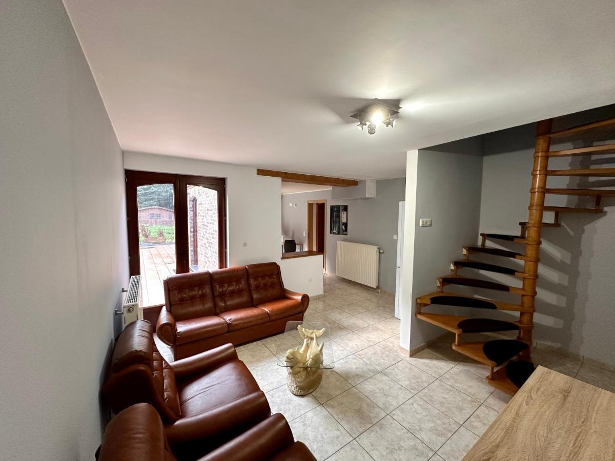 Chambre Et Sdd Privees Dans Une Maison Partagee Avec Des Residents Mons Esterno foto