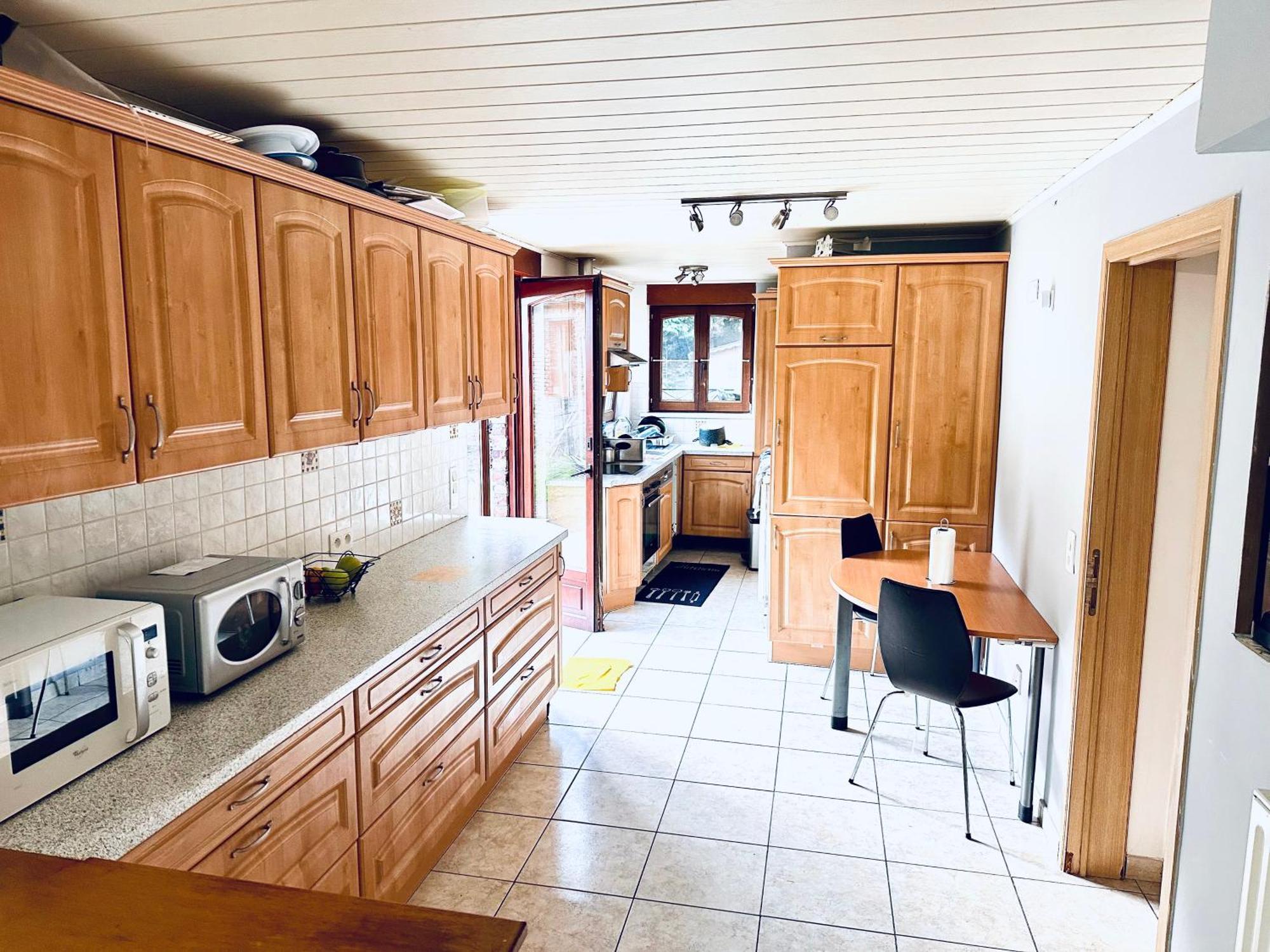 Chambre Et Sdd Privees Dans Une Maison Partagee Avec Des Residents Mons Esterno foto