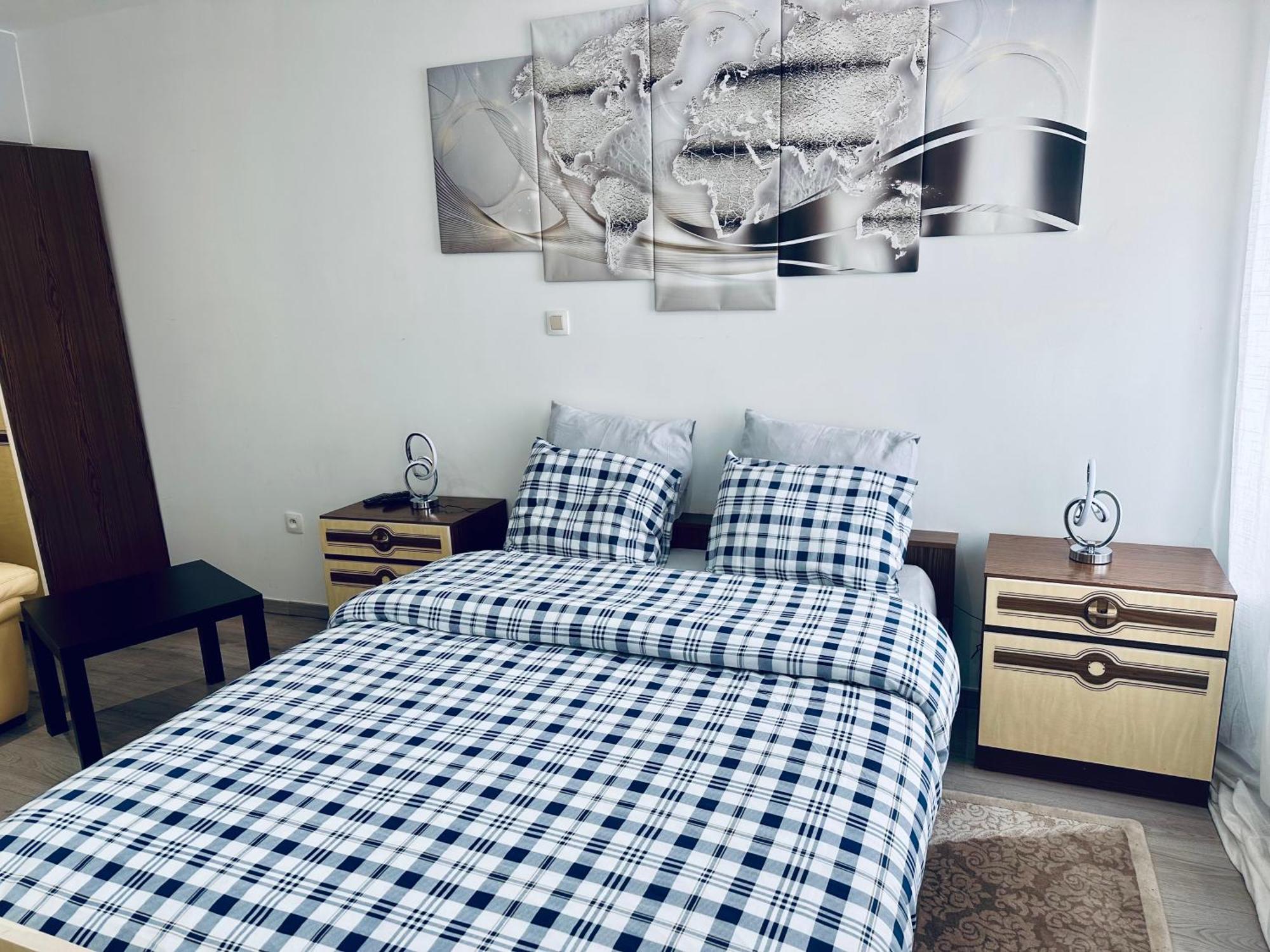 Chambre Et Sdd Privees Dans Une Maison Partagee Avec Des Residents Mons Esterno foto
